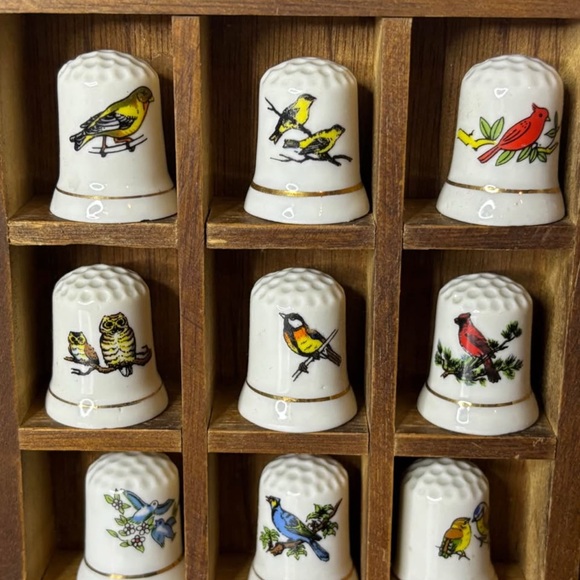 Vintage Porcelain Bird Motif Thimbles w/the small wood shadow shelf pre-owned - Picture 4 of 7